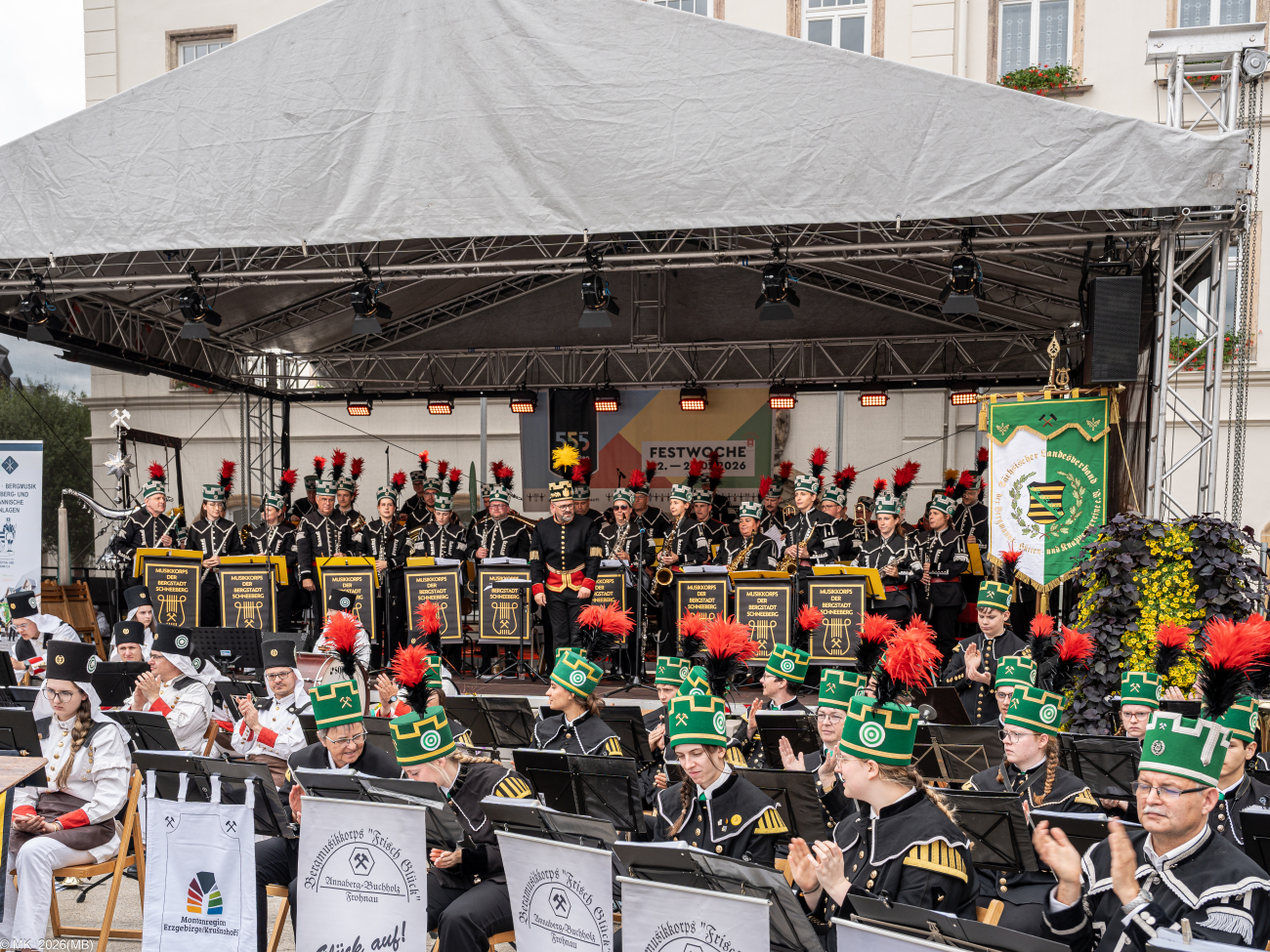 Applaus für das Landesbergmusikkorps Schneeberg nach seinem Konzertbeitrag